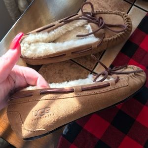 Ugg Slippers Size 6